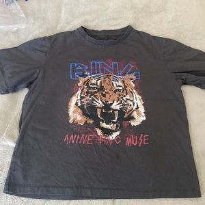 Lion t shirt size small